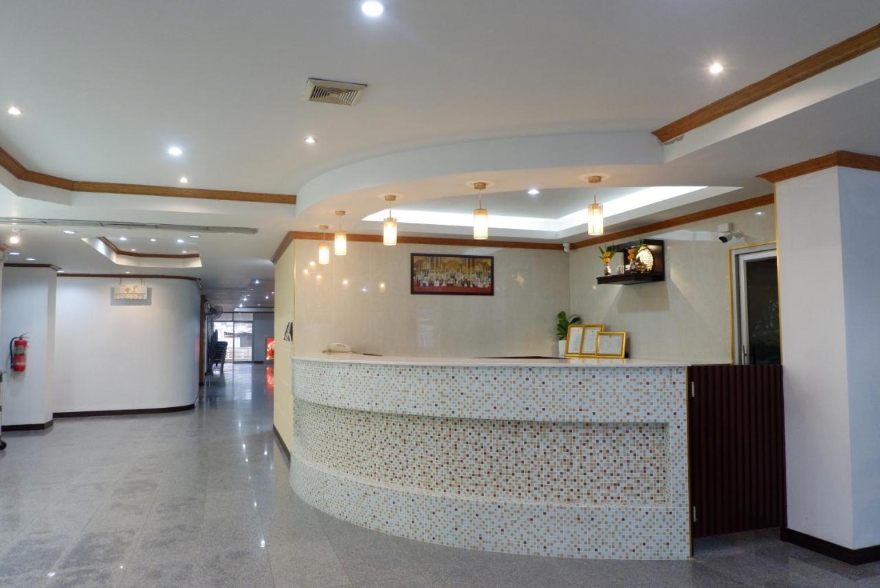 Auychai Grand Hotel Lang Suan Εξωτερικό φωτογραφία